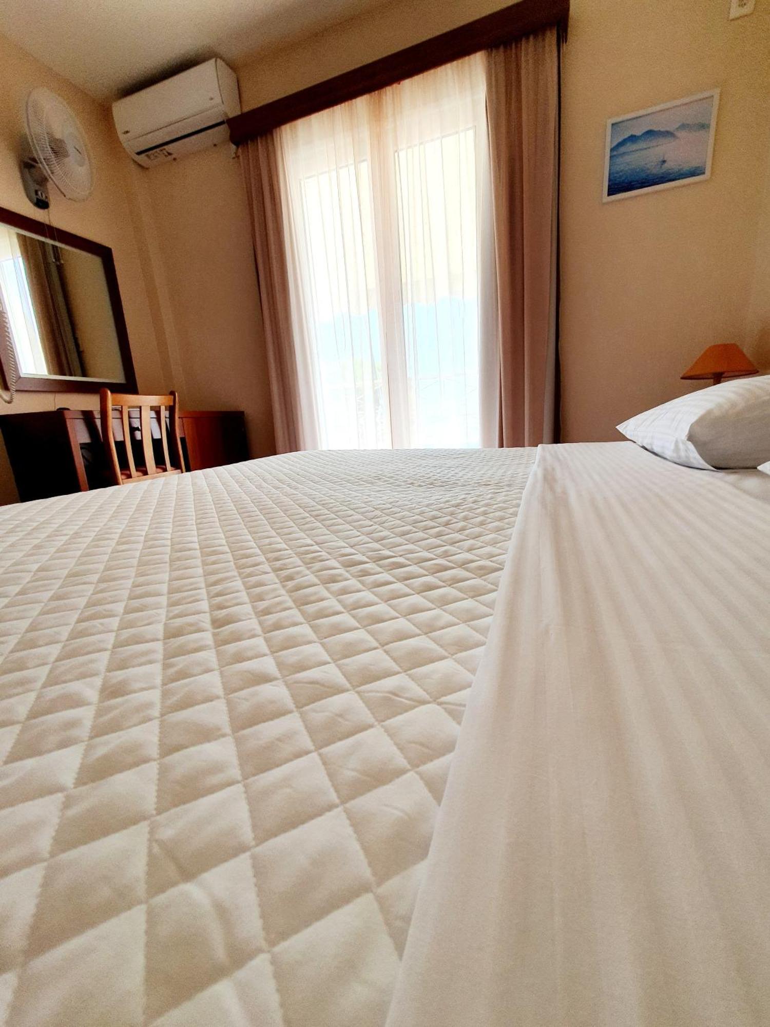 Acqua Marina - Άκουα Μαρίνα Hotel Ajía Marína Kültér fotó